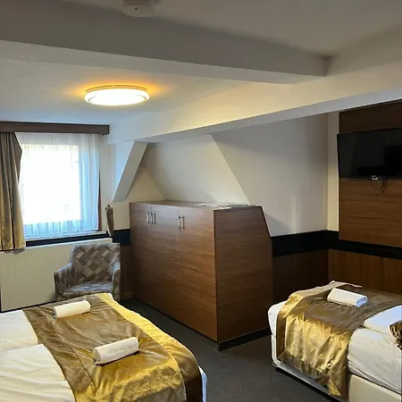 Hotel The Plaza Anker 3*